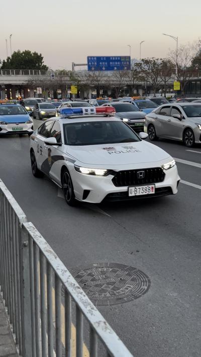 本田英仕派警车