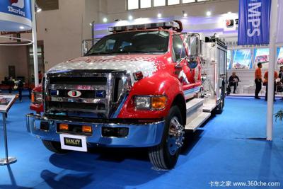 一辆F-650“雪龙”消防车
