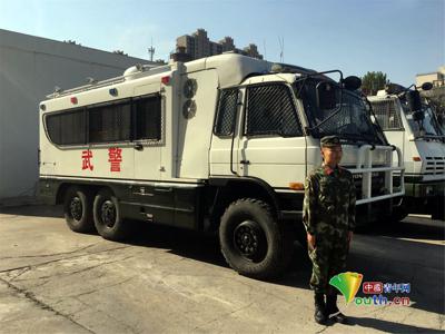 东风EQ2102综合指挥车