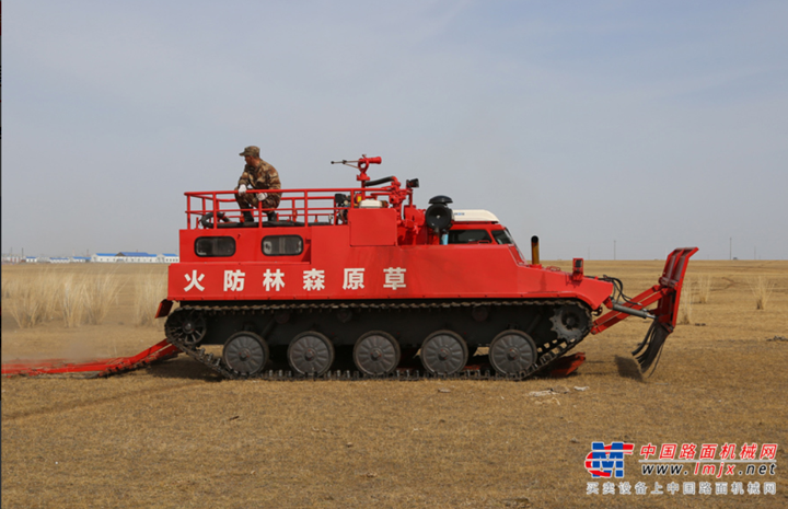 江麓CF-16履带式草原消防车